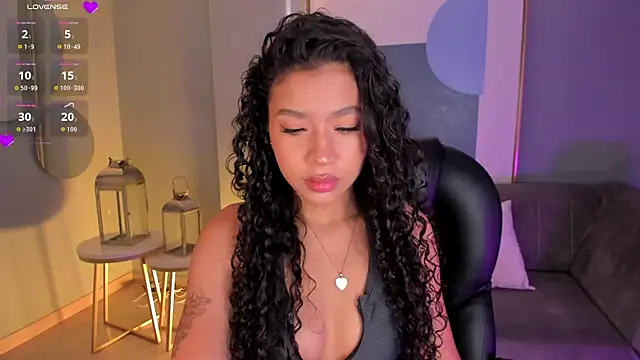 Snapshot of SophieHouston_ chatting on 09.26.25 SophieHouston  online show from 09.26.25