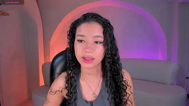 Snapshot of SophieHouston_ chatting on 10.17.25 SophieHouston  online show from 10.17.25