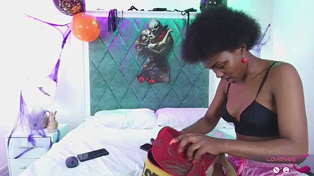 Snapshot of Asha_zuri_and_adam chatting on 10.30.25 Asha zuri and adam online show from 10.30.25