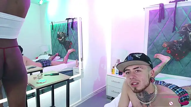 Snapshot of Asha_zuri_and_adam chatting on 11.04.25 Asha zuri and adam online show from 11.04.25