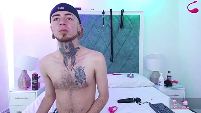 Snapshot of Asha_zuri_and_adam chatting on 12.05.25 Asha zuri and adam online show from 12.05.25