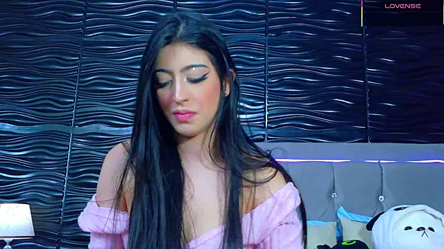 Snapshot of Ambar_Bull chatting on 10.23.25 Ambar Bull online show from 10.23.25