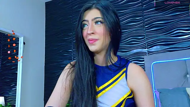 Snapshot of Ambar_Bull chatting on 10.30.25 Ambar Bull online show from 10.30.25