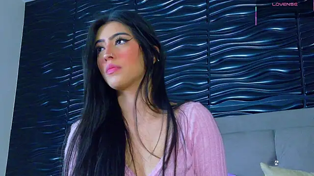 Snapshot of Ambar_Bull chatting on 12.05.25 Ambar Bull online show from 12.05.25