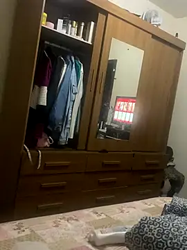 Snapshot of PIROCAGG21 chatting on 12.01.25 PIROCAGG21 online show from 12.01.25