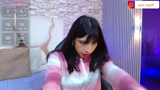 Snapshot of juno_tay chatting on 10.16.25 juno tay online show from 10.16.25