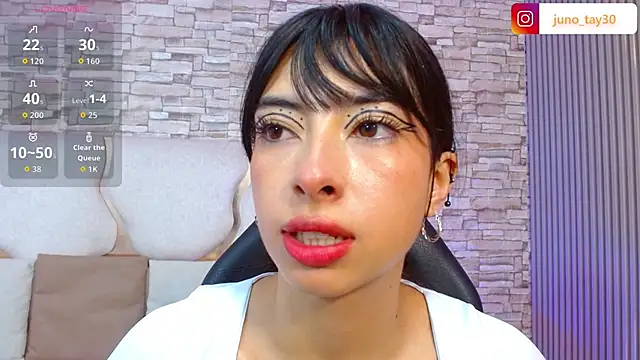 Snapshot of juno_tay chatting on 10.17.25 juno tay online show from 10.17.25