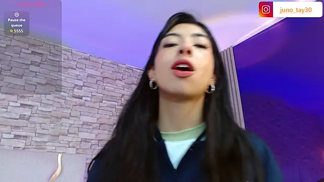 Snapshot of juno_tay chatting on 10.19.25 juno tay online show from 10.19.25