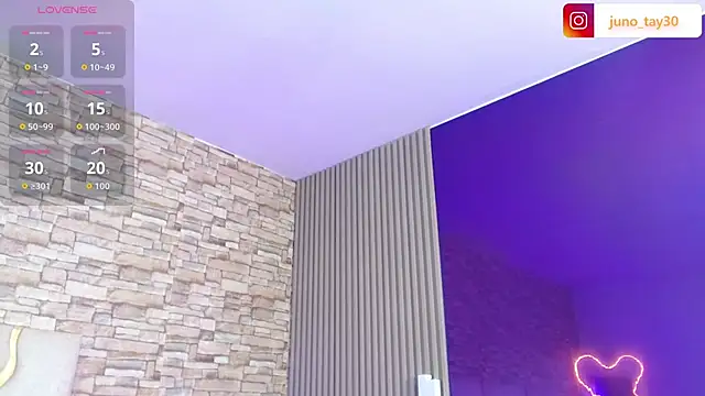 Snapshot of juno_tay chatting on 10.23.25 juno tay online show from 10.23.25