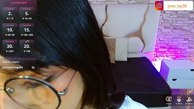 Snapshot of juno_tay chatting on 11.08.25 juno tay online show from 11.08.25