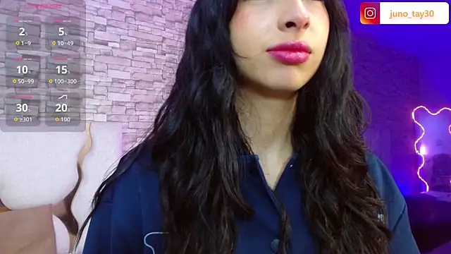 Snapshot of juno_tay chatting on 11.19.25 juno tay online show from 11.19.25