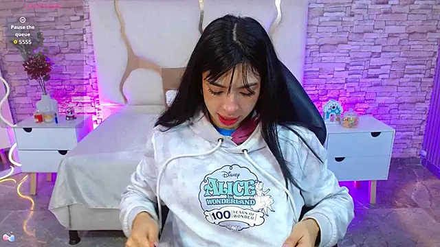 Snapshot of juno_tay chatting on 11.24.25 juno tay online show from 11.24.25