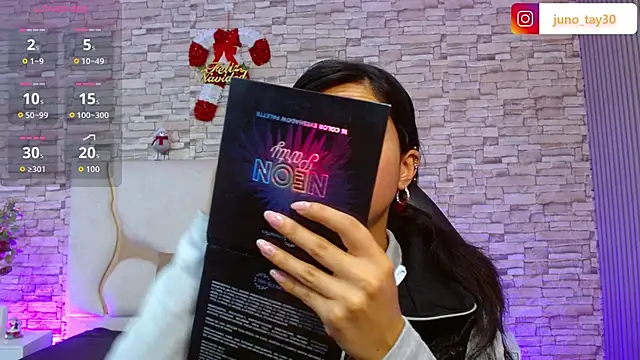 Snapshot of juno_tay chatting on 11.27.25 juno tay online show from 11.27.25