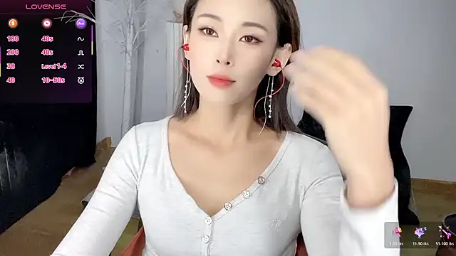 Snapshot of xiaoyue8888 chatting on 12.21.25 xiaoyue8888 online show from 12.21.25