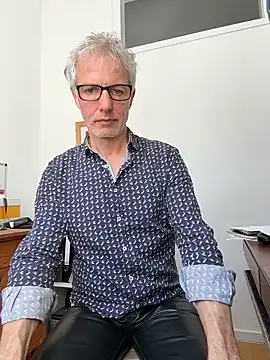 SexyLeon8 online show from 04.23.26