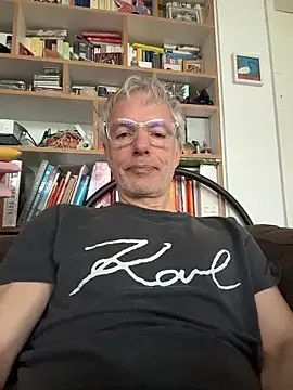 SexyLeon8 online show from 04.24.26