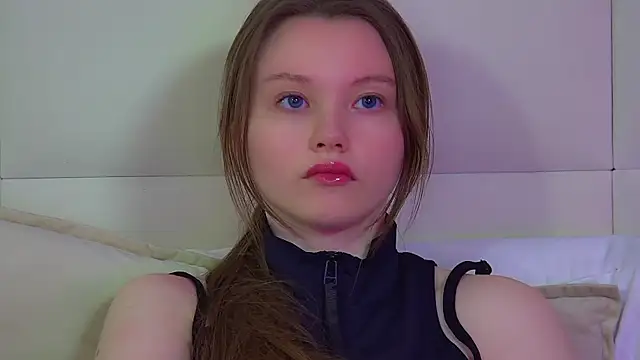 KeiraAsti online show from 04.28.26