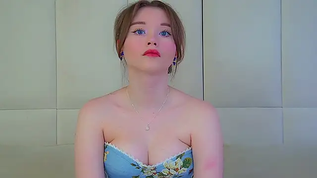 Snapshot of KeiraAsti chatting on 05.17.26 KeiraAsti online show from 05.17.26