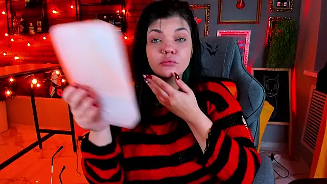 MaryHarrys online show from 10.11.25