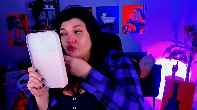 MaryHarrys online show from 10.24.25