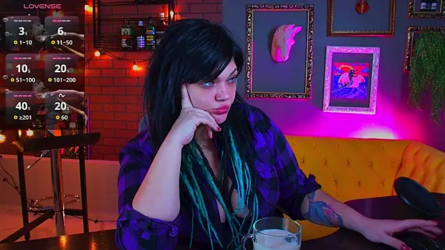 MaryHarrys online show from 12.04.25