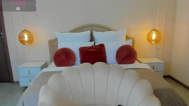 MilaMour online show from 12.03.25