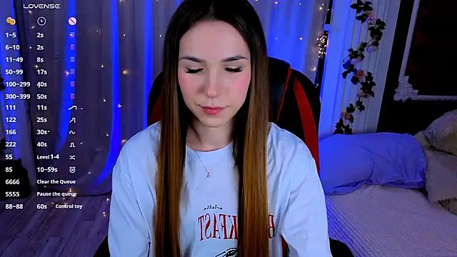 Snapshot of -CindyLou chatting on 09.11.25 -CindyLou online show from 09.11.25