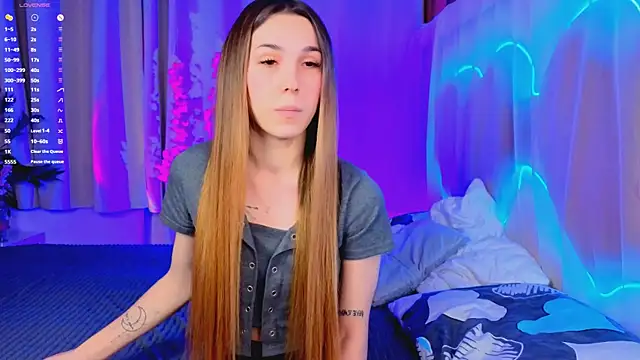 Snapshot of -CindyLou chatting on 10.05.25 -CindyLou online show from 10.05.25