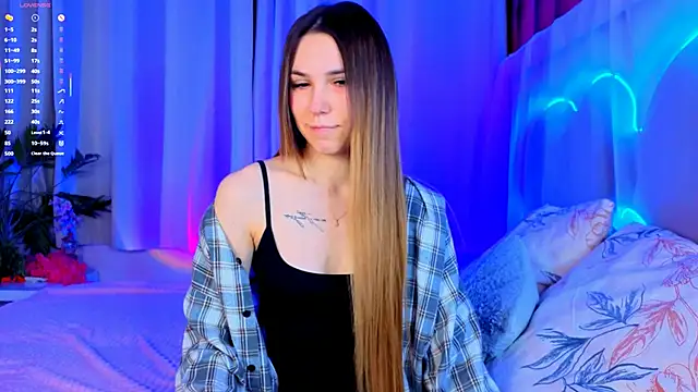 Snapshot of -CindyLou chatting on 12.16.25 -CindyLou online show from 12.16.25