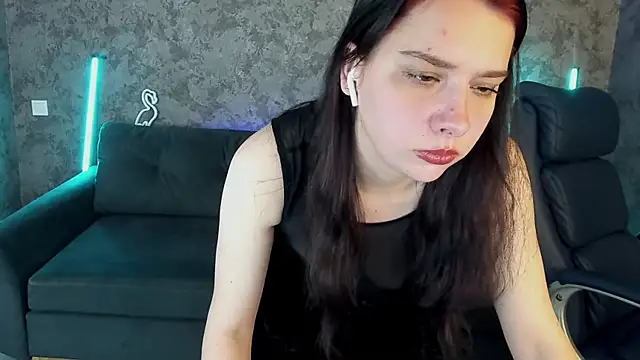 LiviaShy online show from 04.23.26