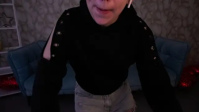 LiviaShy online show from 04.26.26