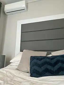 Snapshot of LilMisIndianx chatting on 10.04.25 LilMisIndianx online show from 10.04.25