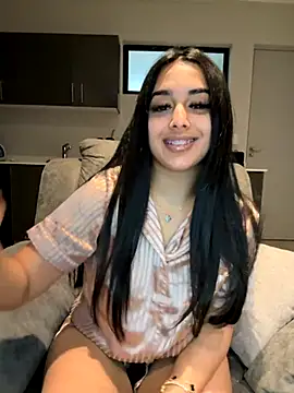 Snapshot of LilMisIndianx chatting on 10.16.25 LilMisIndianx online show from 10.16.25