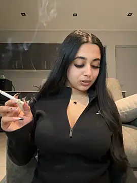 Snapshot of LilMisIndianx chatting on 10.22.25 LilMisIndianx online show from 10.22.25