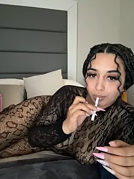 LilMisIndianx online show from 12.23.25