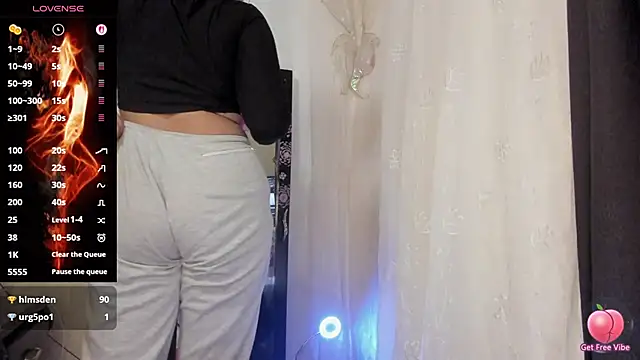 chloe kisses online show from 06.09.26