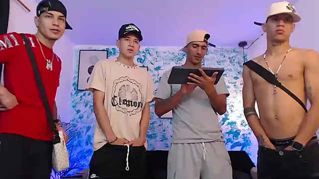 Snapshot of Kings_of_heaven chatting on 10.17.25 Kings of heaven online show from 10.17.25