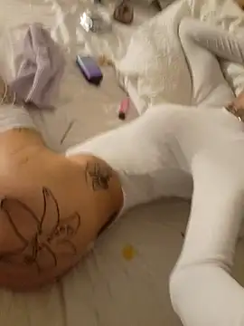 Snapshot of Tannedtattooed69 chatting on 01.11.26 Tannedtattooed69 online show from 01.11.26