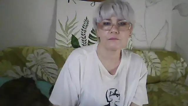 Catty Lady online show from 11.23.25