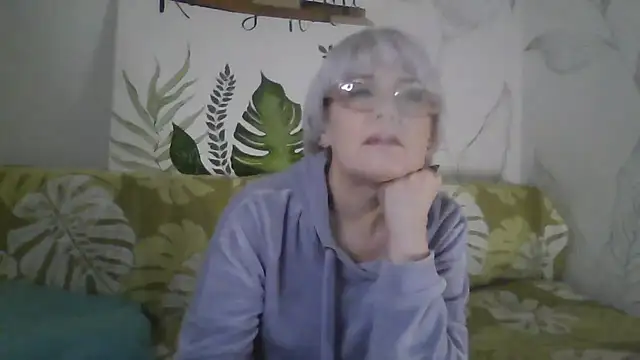 Catty Lady online show from 12.15.25