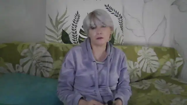 Catty Lady online show from 12.21.25