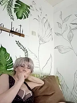 Snapshot of Catty_Lady chatting on 05.06.26 Catty Lady online show from 05.06.26