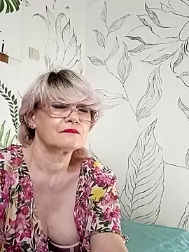 Snapshot of Catty_Lady chatting on 05.13.26 Catty Lady online show from 05.13.26