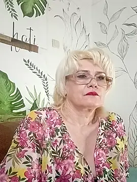 Snapshot of Catty_Lady chatting on 06.15.26 Catty Lady online show from 06.15.26