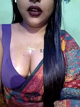 Snapshot of JIYA-04 chatting on 10.29.25 JIYA-04 online show from 10.29.25