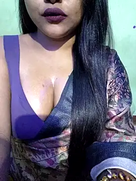 Snapshot of JIYA-04 chatting on 11.08.25 JIYA-04 online show from 11.08.25