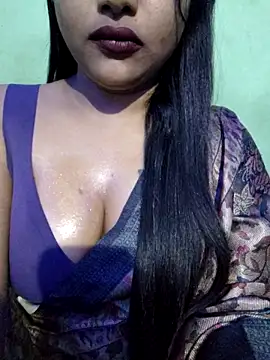 Snapshot of JIYA-04 chatting on 11.10.25 JIYA-04 online show from 11.10.25