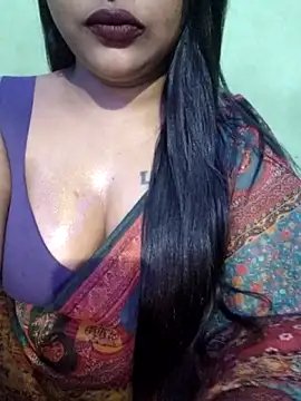 Snapshot of JIYA-04 chatting on 11.15.25 JIYA-04 online show from 11.15.25