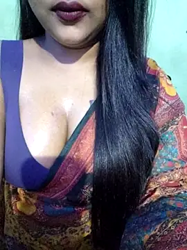 Snapshot of JIYA-04 chatting on 11.22.25 JIYA-04 online show from 11.22.25