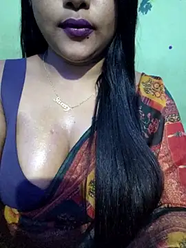 Snapshot of JIYA-04 chatting on 11.30.25 JIYA-04 online show from 11.30.25